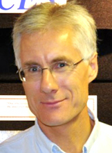 Porträt von Jonathan Hardy